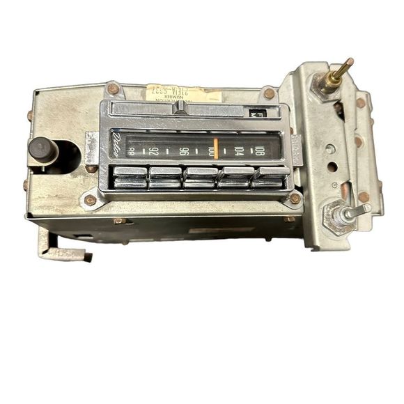 C2, (1963( Corvette radio, ( original( Am/FM - Picture 1 of 4